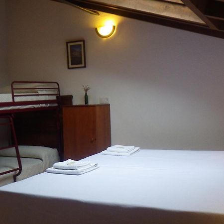 Casa de la Montaña Albergue Turístico Avín Habitación foto