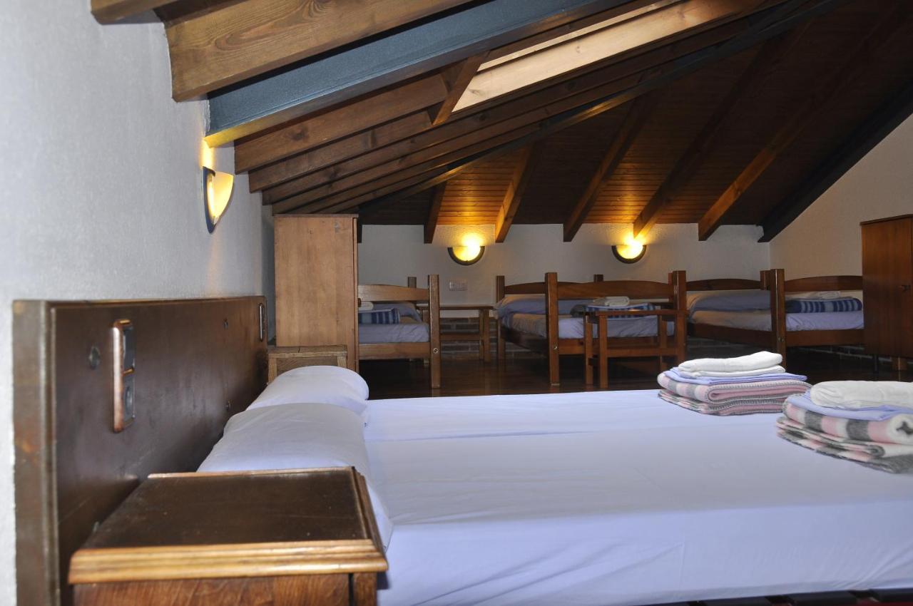 Casa de la Montaña Albergue Turístico Avín Habitación foto